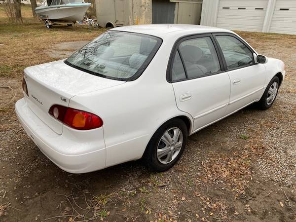 ******2001 Toyota Corolla LE/sedan/Auto/Great MPG***** - cars &... for sale in Augusta, KS – photo 3