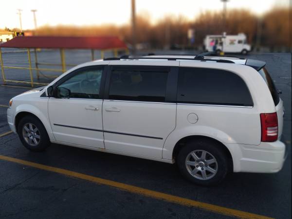 2010 Chrysler Town & Country - cars & trucks - by owner - vehicle... for sale in Aurora, IL – photo 2