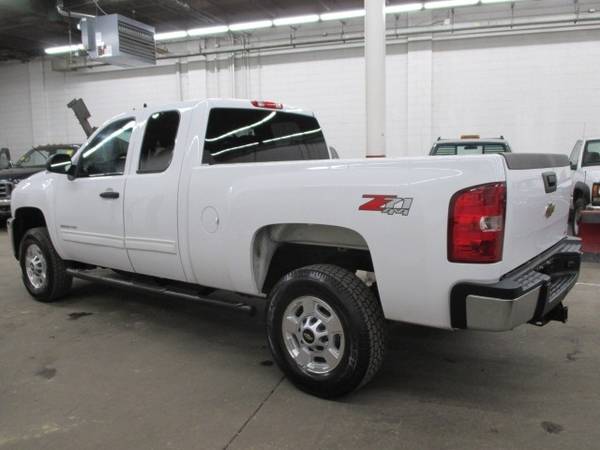 2011 Chevrolet Silverado 2500HD LT 4WD Ext Cab Short Bed V8 Gas for sale in Highland Park, IL – photo 4