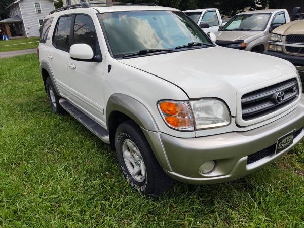 2002 Toyota Sequoia SR5 4x4 Leather 3rd Row Moonroof 148k Miles -... for sale in Fairfield, OH – photo 7
