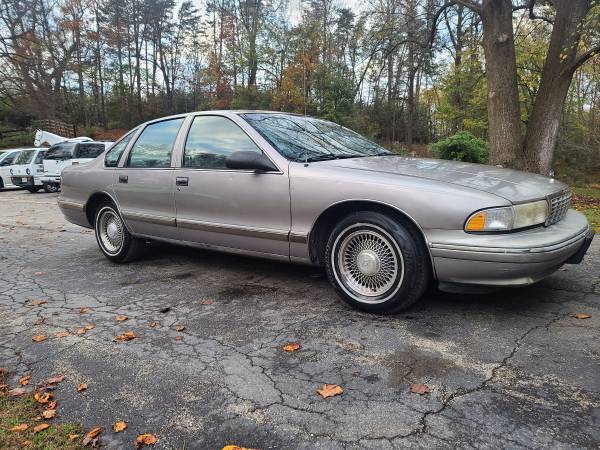1995 chevrolet caprice, cheap - cars & trucks - by owner - vehicle... for sale in Burtonsville, District Of Columbia – photo 2