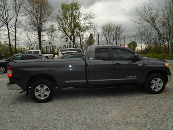 2015 Toyota Tundra Double-Cab 4x4 ( 1 Owner ) 5 7L 8 Bed - cars & for sale in Hickory, TN – photo 7
