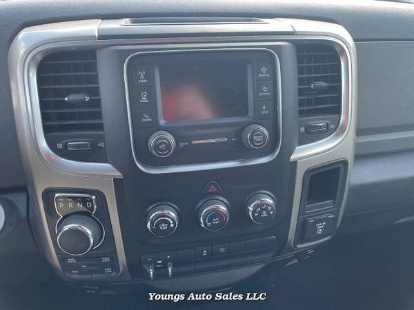 2015 Ram 1500 SLT Quad Cab 4WD 8-Speed Automatic for sale in Fort Atkinson, WI – photo 14