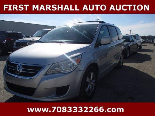 2009 Volkswagen Routan SE - Auction Pricing - - by for sale in Harvey, IL – photo 2