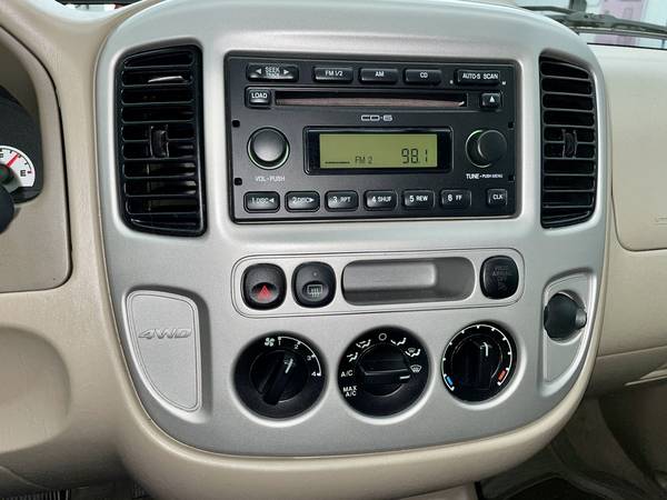2005 Ford Escape XLT 4WD/72K Miles/2-Owner/Very Nice - cars & for sale in South Haven, MN – photo 20