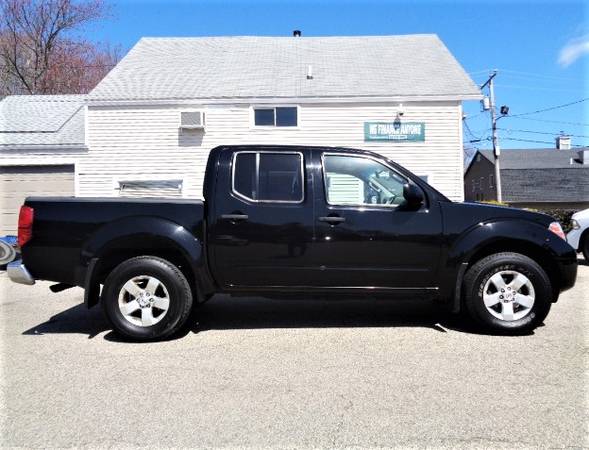 2013 Nissan Frontier Crew Cab 4x4 SV V6 Clean Power IPOD MP3 - cars for sale in Hampton Falls, MA – photo 3