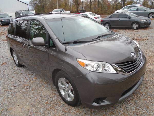 2012 Toyota Sienna LE * Seats 8 * 1 Owner - cars & trucks - by... for sale in Hickory, TN – photo 3