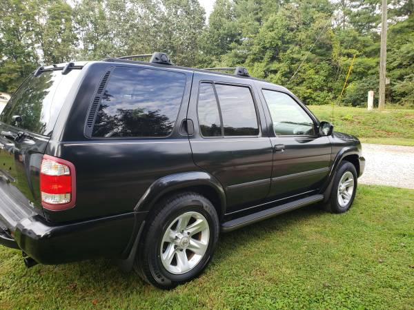 Nissan Pathfinder - cars & trucks - by dealer - vehicle automotive... for sale in Mount Airy, NC – photo 2