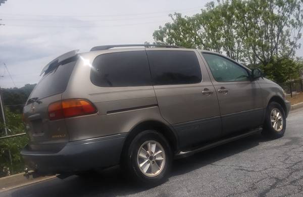 Toyota Sienna Great miles, Tow hitch, Ready to go for sale in Lexington, GA – photo 3