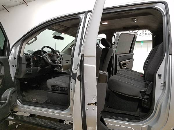 2015 Nissan Titan Crew Cab SV Pickup 4D 5 1/2 ft 4WD for sale in Sanford, FL – photo 17