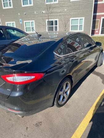 2016 Ford Fusion SE - cars & trucks - by owner - vehicle automotive... for sale in Madison, WI – photo 3