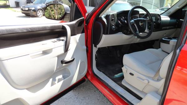 2011 Silverado 4x4, 5.3L V8, Red, beautiful inside/out, touchscreen for sale in Chapin, SC – photo 3