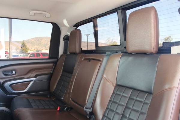 2016 Nissan Titan XD Diesel 4x4 4WD Truck Crew Cab Platinum Reserve for sale in Klamath Falls, OR – photo 12