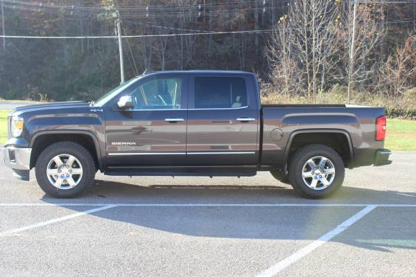 2015 GMC SIERRA SLT CREW CAB ONLY 52000 MILES 4X4 LEATHER - cars &... for sale in Mc Kee, KY – photo 4