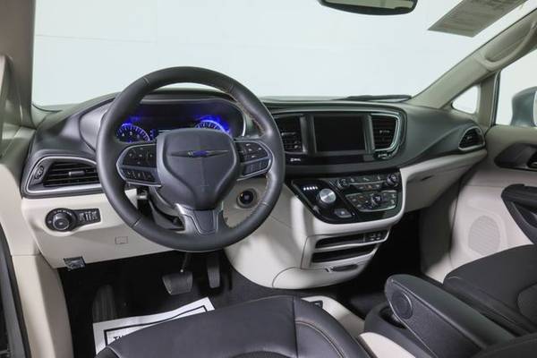 2020 Chrysler Pacifica, Billet Silver Metallic Clearcoat - cars &... for sale in Wall, NJ – photo 11
