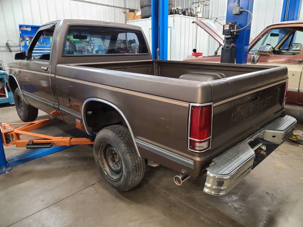 Rust Free 1986 S10 - cars & trucks - by owner - vehicle automotive... for sale in Watertown, WI – photo 4