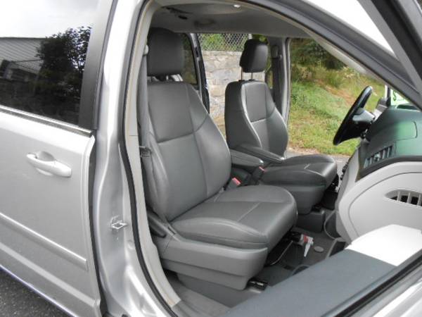 2011 Volkswagen Routan SE 102k Miles Leather 2 DVD Players Rev.... for sale in Seymour, CT – photo 15