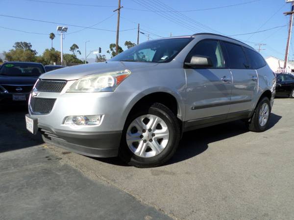 2009 Chevrolet Chevy Traverse LS FWD for sale in SUN VALLEY, CA – photo 2