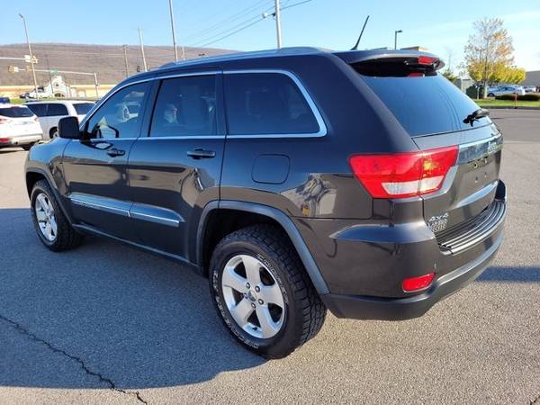 2011 Jeep Grand Cherokee Laredo suv Gray - - by dealer for sale in State College, PA – photo 18