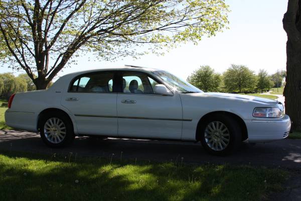 2003 Lincoln Town Car Limited Signature 3950 - - by for sale in Other, IL – photo 7