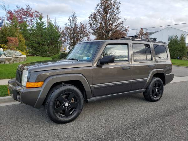 2006 JEEP COMMANDER - cars & trucks - by owner - vehicle automotive... for sale in Oceanside, NY