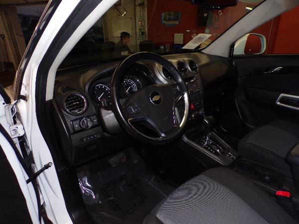 2014 Chevrolet Captiva LS package 82xxx miles new tires 23 service... for sale in Chesterfield, MO – photo 2