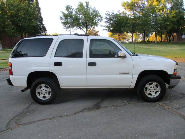 2002 Chevrolet Tahoe, 4x4, auto, 5.3 V8, loaded, smog, SUPER CLEAN!... for sale in Sparks, NV – photo 2