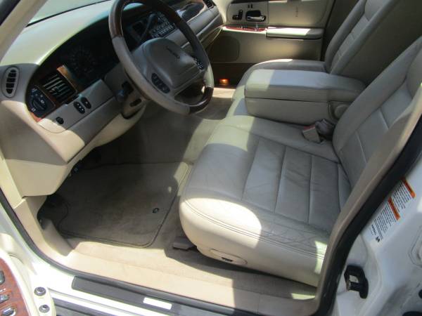 2002 Lincoln Town Car signature - - by dealer for sale in Clementon, NJ – photo 19