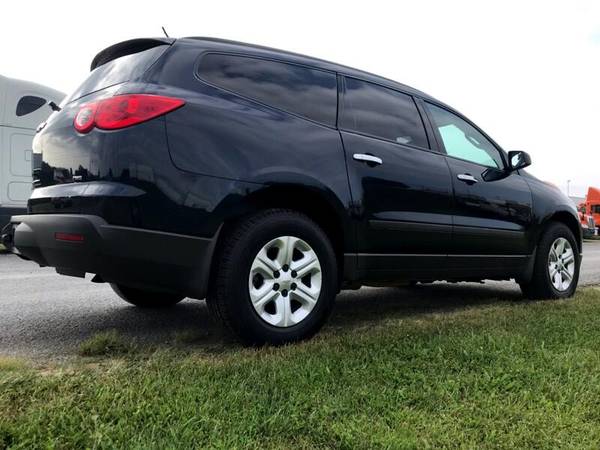 2012 Chevrolet Traverse LS AWD w/PDC - cars & trucks - by dealer -... for sale in Shippensburg, PA – photo 8