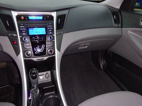 2013 HYUNDAI SONATA GLS, 2 owners, clean - cars & trucks - by dealer... for sale in Rochester , NY – photo 17