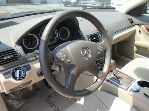** 2009 MERCEDES C300 4MATIC- LOADED! AWD! GUARANTEED FINANCE! for sale in Lancaster, PA – photo 10