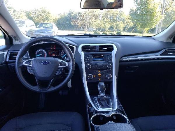 2014 Ford Fusion SE - cars & trucks - by dealer - vehicle automotive... for sale in Georgetown, KY – photo 4