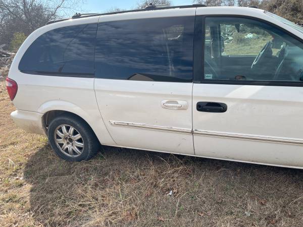 2005 Chrysler Town and Country w lift for sale in Paradise, TX – photo 3