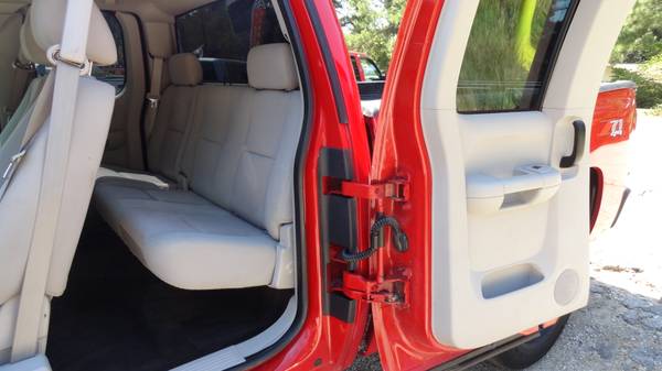 2011 Silverado 4x4, 5.3L V8, Red, beautiful inside/out, touchscreen for sale in Chapin, SC – photo 7