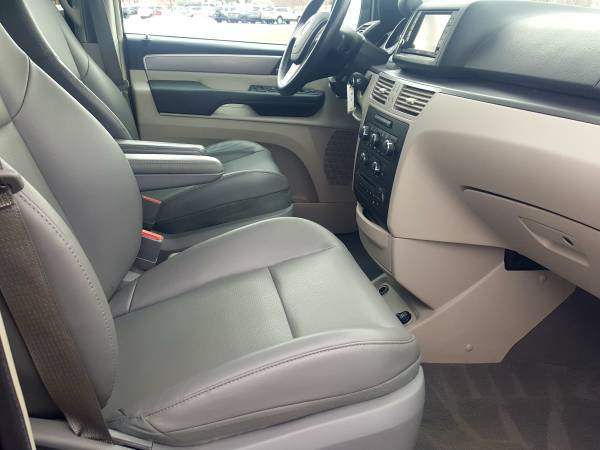 2014 Volkswagen Routan SE - Loaded and Gorgeous! Completed for sale in Burnsville, MN – photo 14
