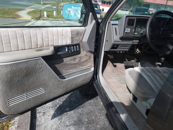 1993 Chevrolet 1500 silverado 4x4 z71 STEPSIDE RESTORED!! MINT!! -... for sale in New Port Richey , FL – photo 11