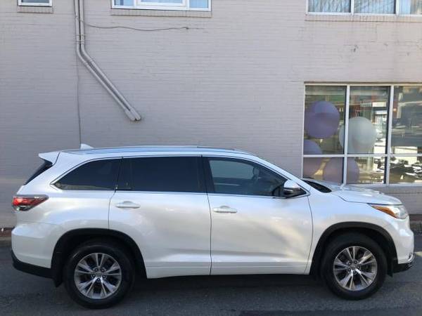 2015 Toyota Highlander - - by dealer - vehicle for sale in Arlington, District Of Columbia – photo 5
