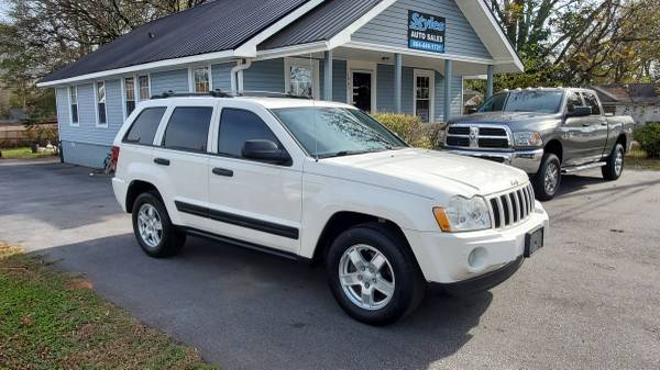 2006 JEEP GRAND CHEROKEE - cars & trucks - by dealer - vehicle... for sale in Greenville, SC – photo 3