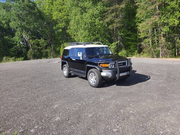 2010 Toyota FJ Cruiser with ONLY 120, 267 Miles-Hickory - cars & for sale in Denver, NC – photo 2