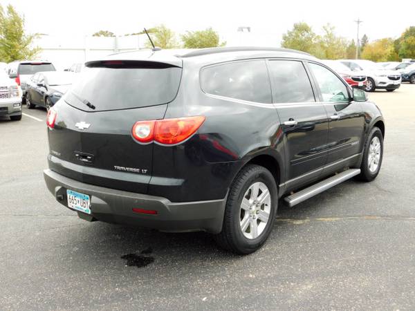 2009 Chevrolet Traverse LT for sale in Hastings, MN – photo 2