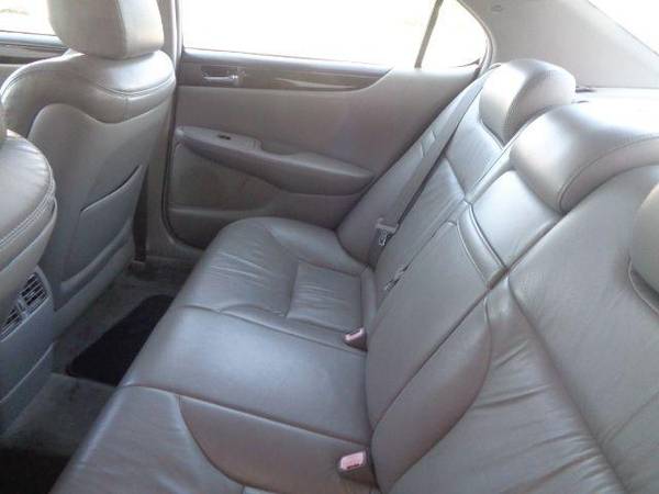 2004 Lexus ES 330 Sedan ( Buy Here Pay Here ) - cars & trucks - by... for sale in High Point, NC – photo 11