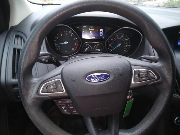 2016 Ford Focus SE Sedan sedan White for sale in Fayetteville, AR – photo 7