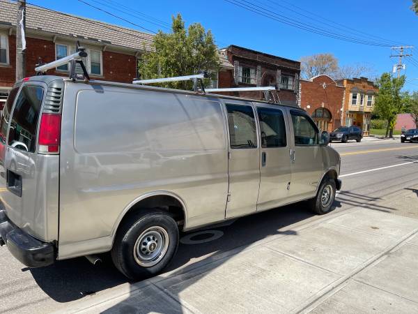 2001 Chevrolet Express 3500 Extended Cargo Van ladder racks clean for sale in Cleveland, OH – photo 10