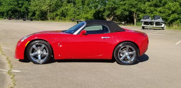 **** 2006 PONTIAC SOLSTICE CONVERTIBLE **** - cars & trucks - by... for sale in Osage Beach, MO – photo 4