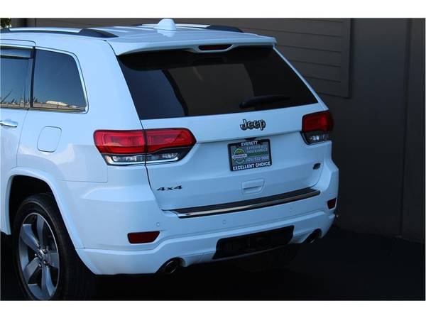 2015 Jeep Grand Cherokee 4WD AWD Overland Sport Utility 4D SUV -... for sale in Everett, WA – photo 11