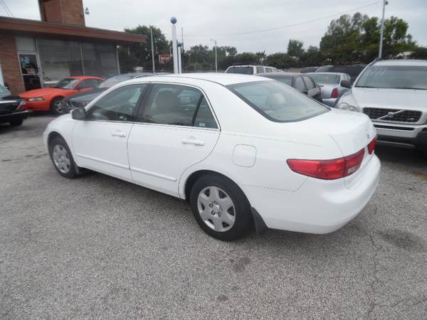 2005 Honda Accord - NICE CAR FOR A NICE PRICE! for sale in Memphis, TN – photo 3