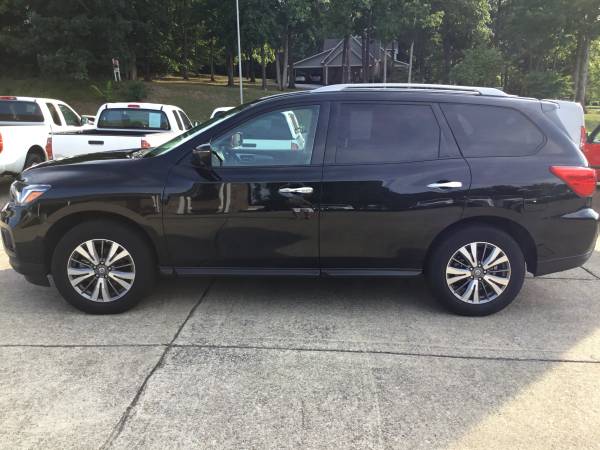 2019 Nissan Pathfinder SL AWD Black 18k Loaded and priced right, Sharp for sale in Dickson, TN – photo 4