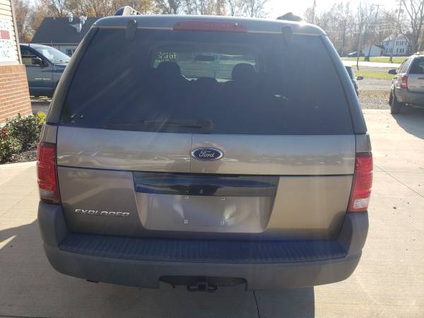 2003 Ford Explorer, V6, 4x4, only 106k mikes - cars & trucks - by... for sale in Ravenna, OH – photo 4