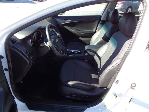 2011 Hyundai Sonata 4dr Sdn 2.4L Auto SE- ONE OWNR!!!15,231 MI!!! -... for sale in Greenville, SC – photo 8