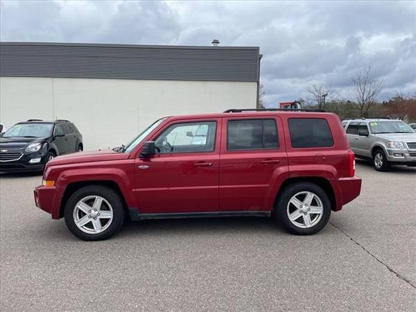2010 Jeep Patriot Sport - SUV - - by dealer - vehicle for sale in Fenton, MI – photo 2